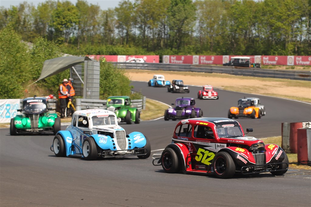 For anden gang i år kører OK Mobil 1 Legend Car Cuppen på FDM Jyllandsringen med sæsonens største felt.
(Foto: Henning Smed Madsen)